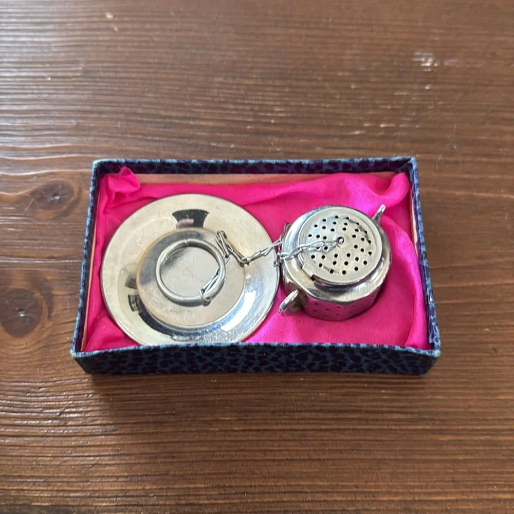 Vintage Teapot Shaped Tea Diffuser With Tray